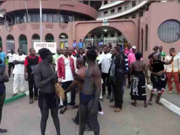 Indigenes Of Abuja Go Unclad In Protest For Slot Of Permanent Secretary (Photos)